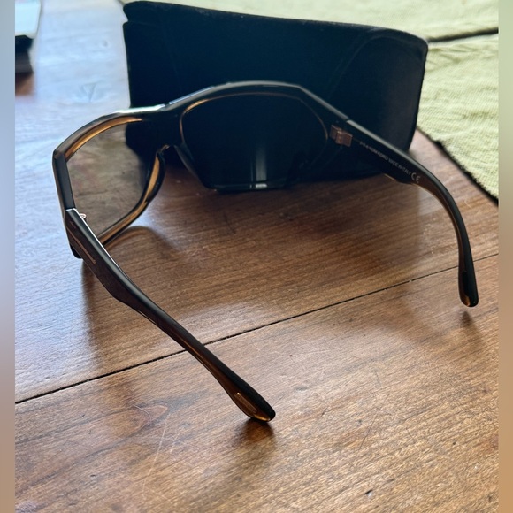 TOM FORD womens sunglasses with case.